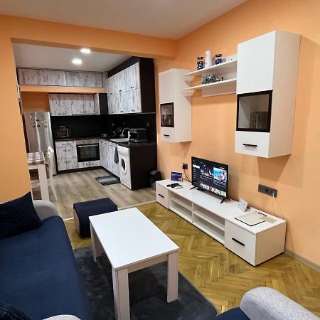 Апартамент За Нощувка, Център! Stara Zagora Ngoại thất bức ảnh