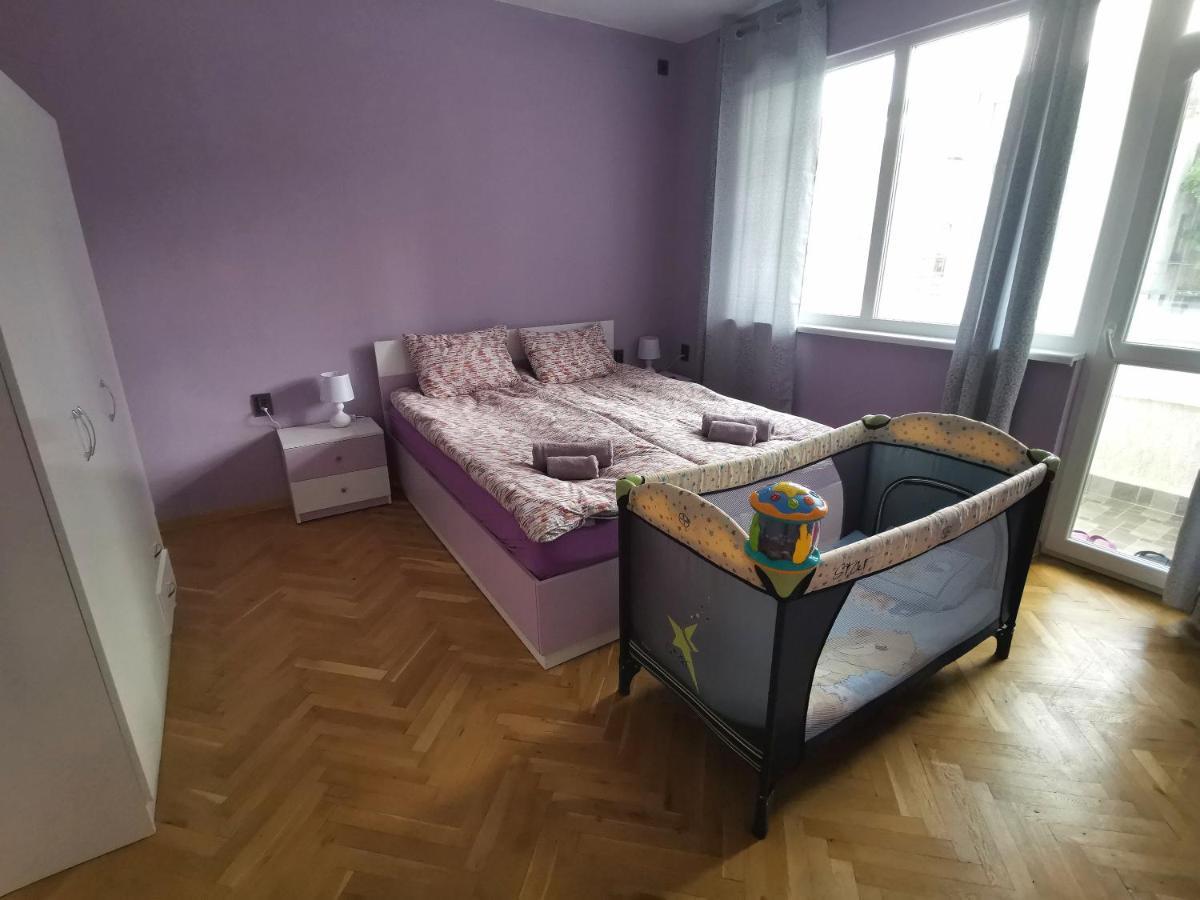 Апартамент За Нощувка, Център! Stara Zagora Ngoại thất bức ảnh